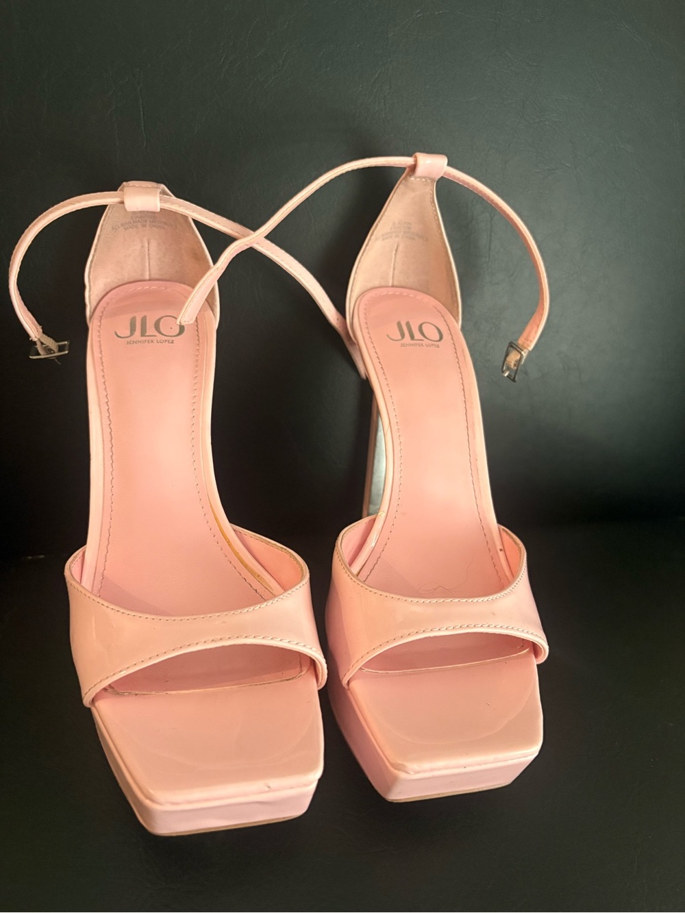 Jennifer Lopez Pale Pink Patent Platform Heels - Picture 2 of 5